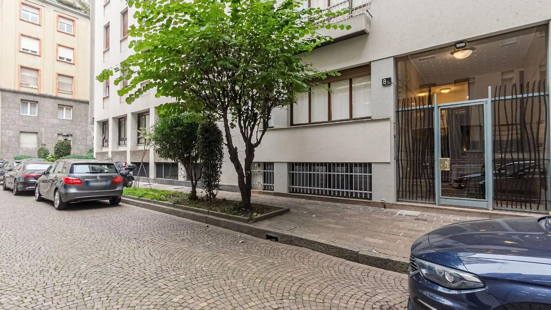 Palazzo Visconti Di Modrone, Two Beautiful City Apartments By Halldis Milan Italy