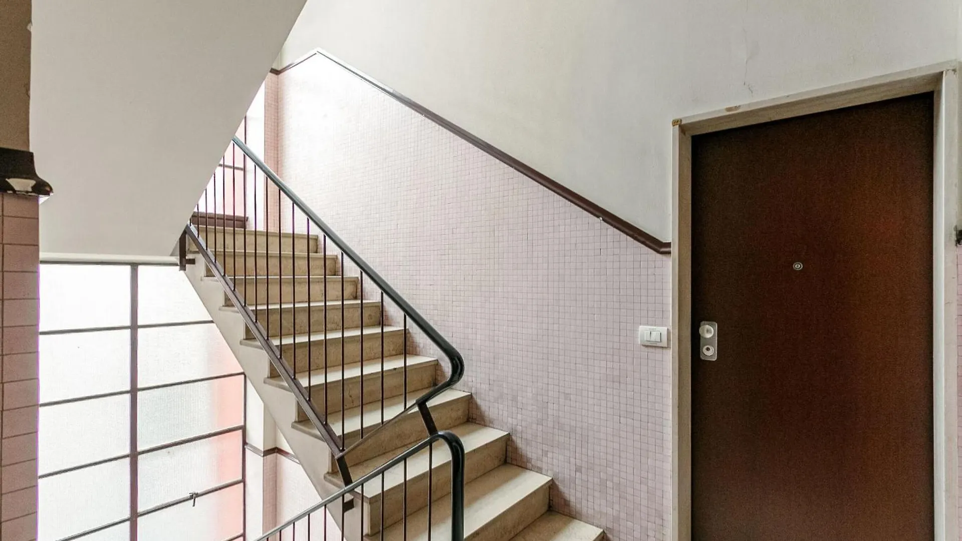 Palazzo Visconti Di Modrone, Two Beautiful City Apartments By Halldis Milan Italy