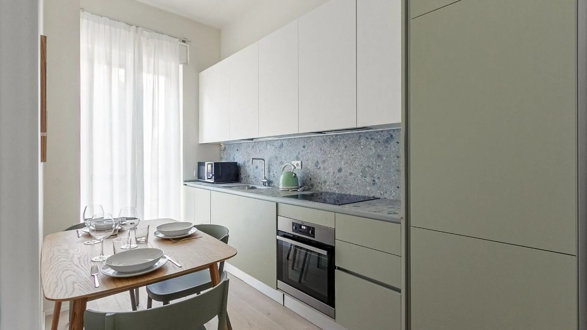 Palazzo Visconti Di Modrone, Two Beautiful City Apartments By Halldis Milan 0*,